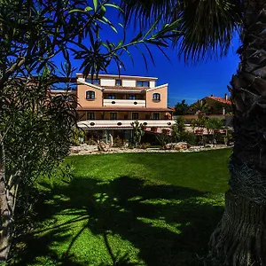 Hotel Raffael, Putzu Idu